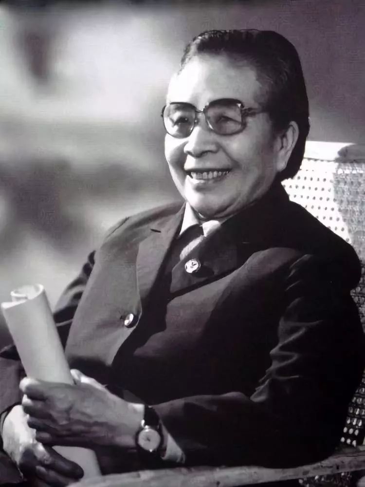 首页 专题专栏 红军长征在四川 长征回忆 详细内容  邓六金,1934年初