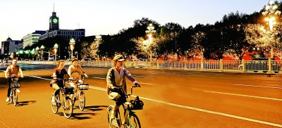 在城市与自然中穿行：“骑行热”引领出游新风尚