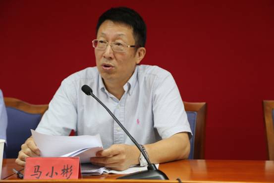 8月6日，委党组书记、副主任马小彬在总结班会上讲话。