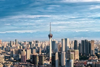 告别阴雨 成都今晨再见雪山