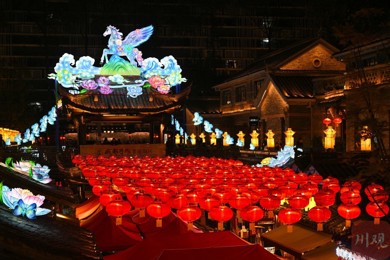 成都东门市井民俗灯会亮灯 市井烟火遇璀璨灯火